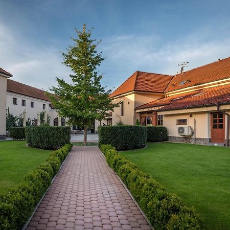 Chateau Krakovany المظهر الخارجي الصورة