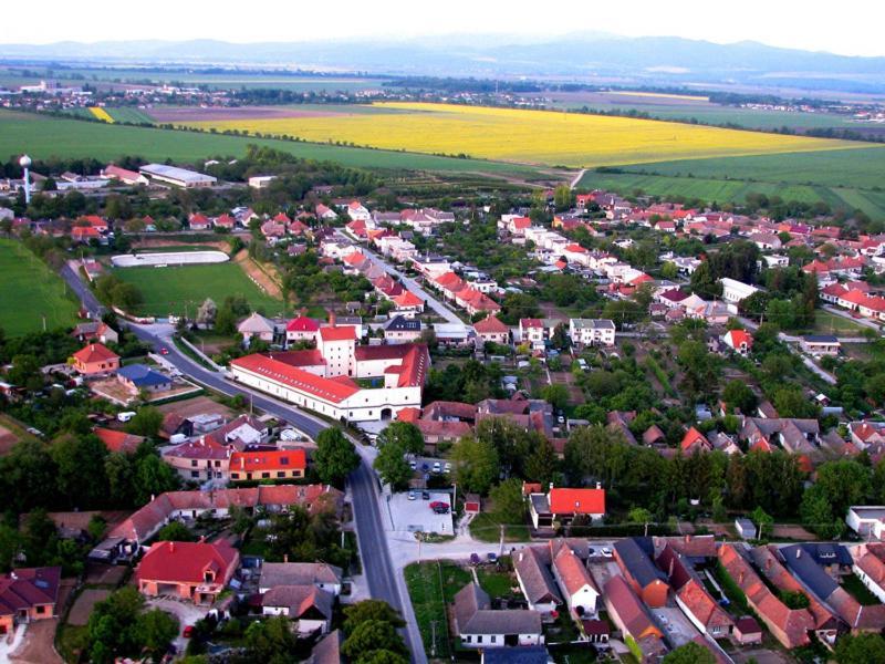 Chateau Krakovany المظهر الخارجي الصورة