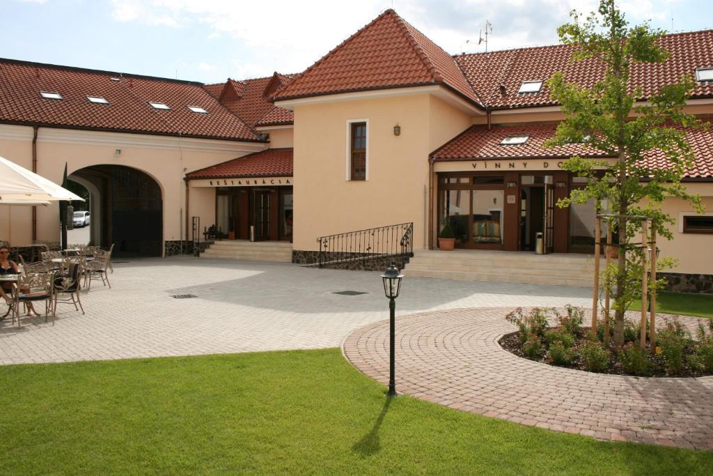 Chateau Krakovany المظهر الخارجي الصورة