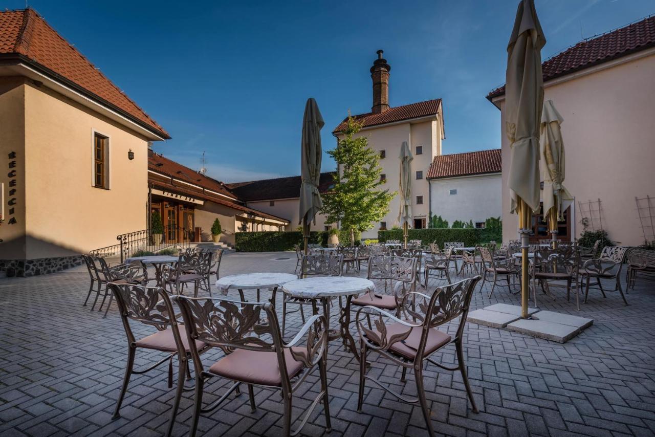 Chateau Krakovany المظهر الخارجي الصورة