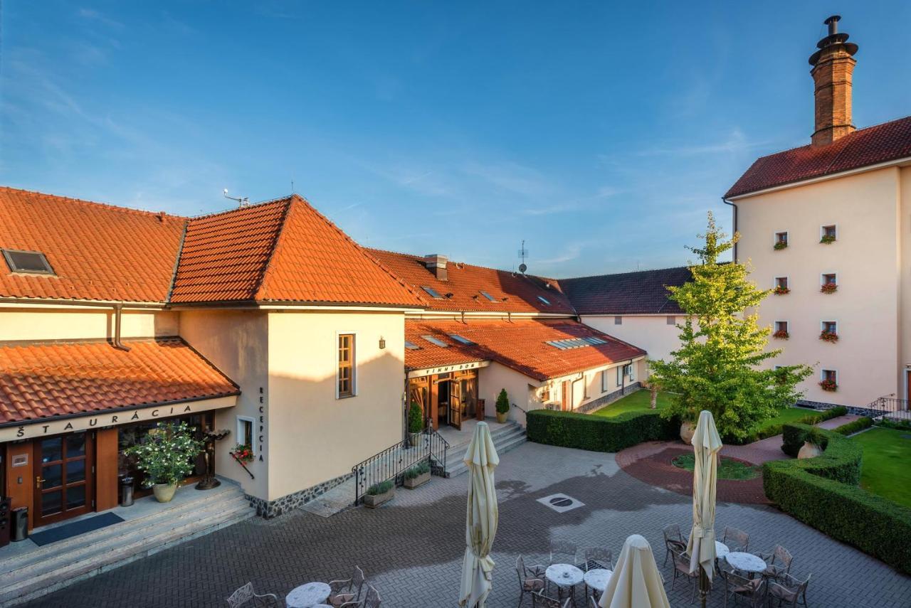 Chateau Krakovany المظهر الخارجي الصورة